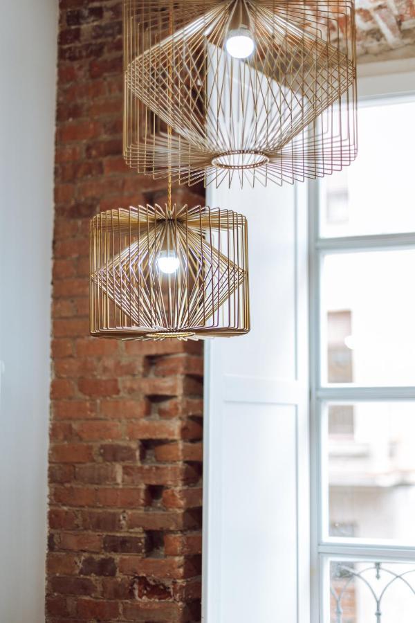 Отель Albany Ancha Леон Экстерьер фото A pendant light